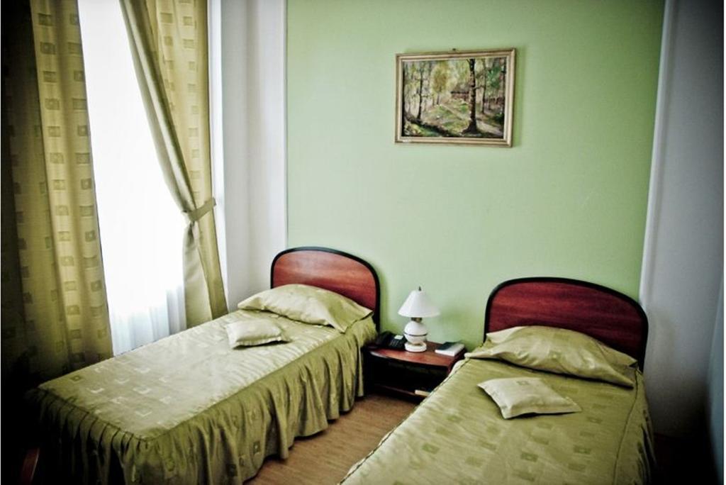 Hotel Arad Bilik gambar