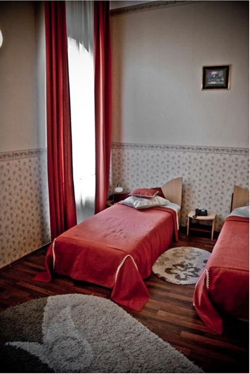 Hotel Arad Bilik gambar
